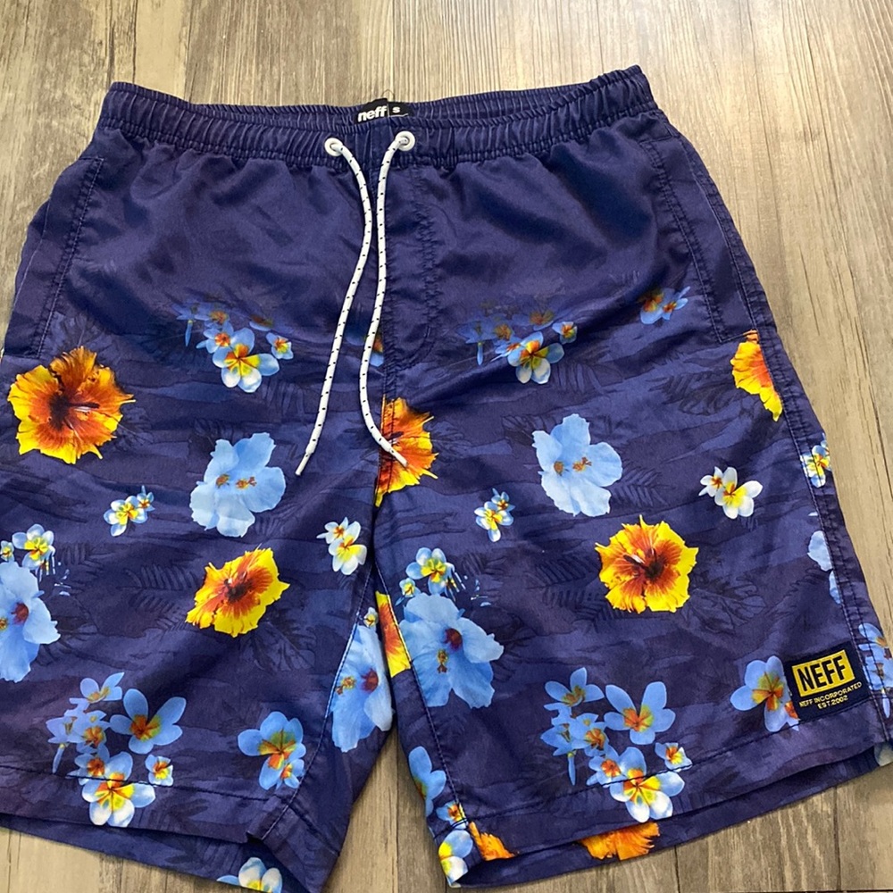 Men’s Neff size small, swim trunk